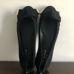 Ted baker suede flats with bow. Size: US 8.5. Colour: black